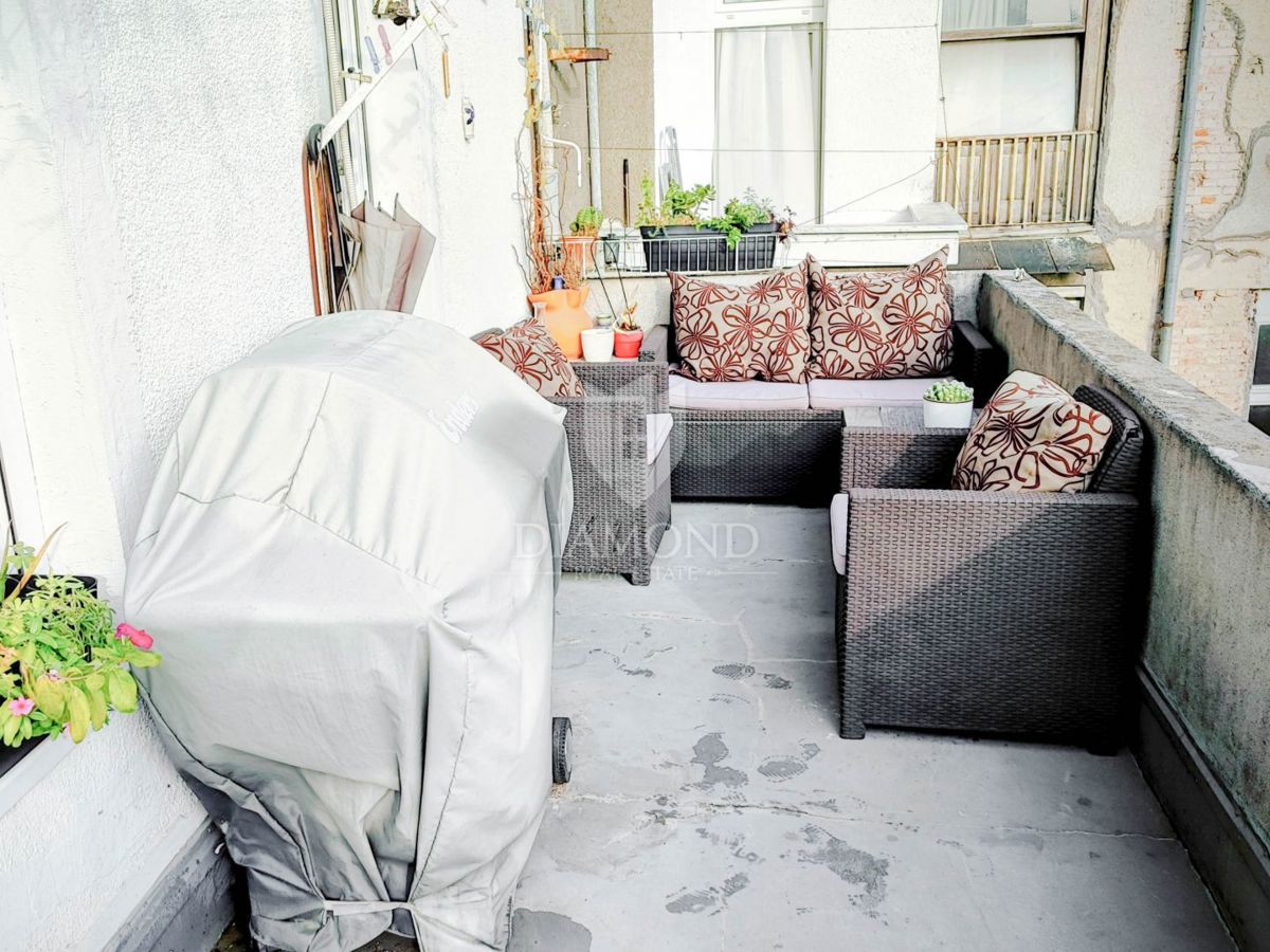 Zagabria, centro! Moderno appartamento con tre camere da letto!