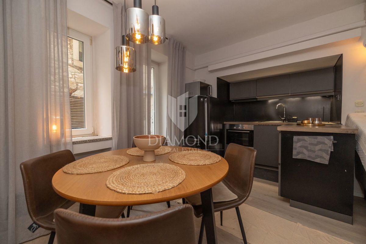 Appartamento in centro, tre camere da letto, terrazza, ripostiglio