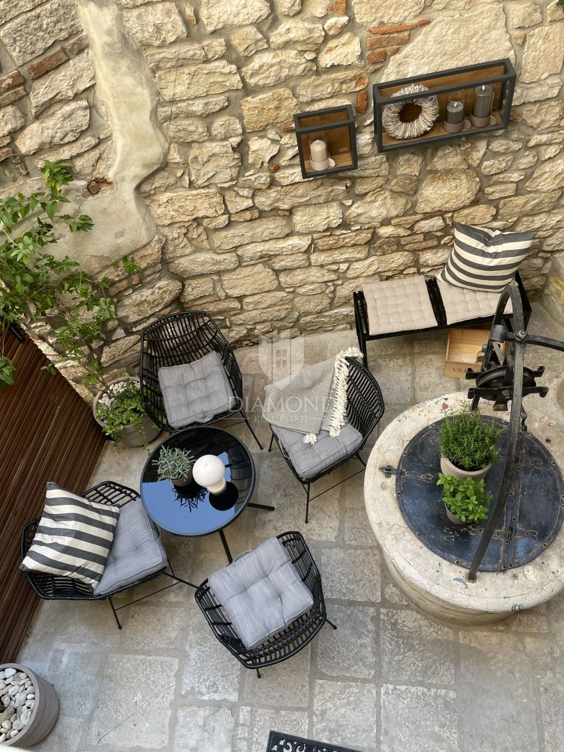 Appartamento in centro, tre camere da letto, terrazza, ripostiglio