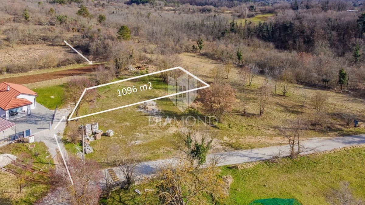 Buie, un meraviglioso terreno di 1096 m² in una posizione tranquilla!