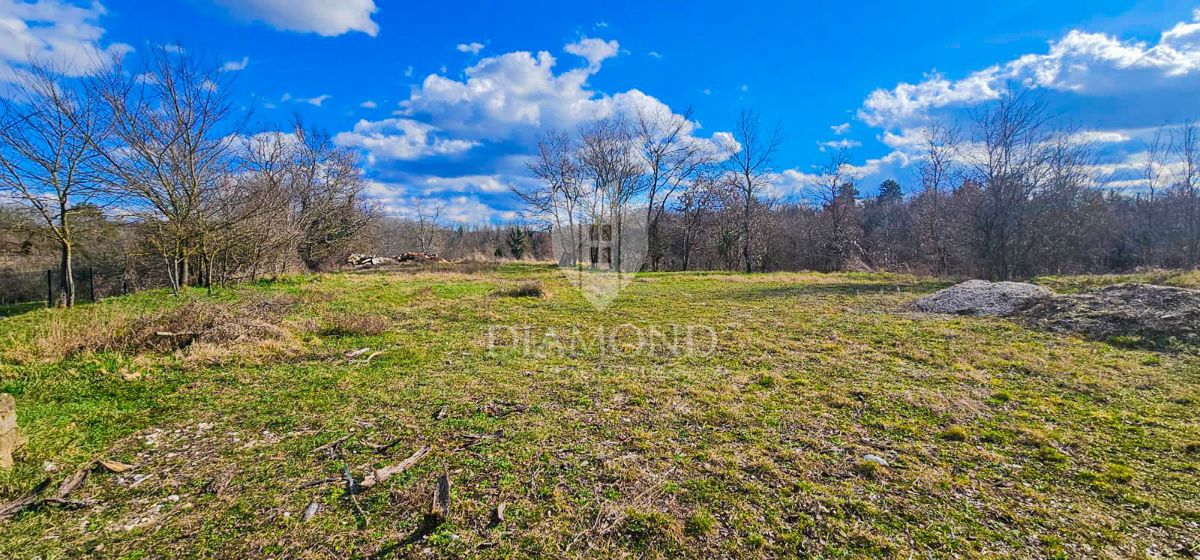 Buie, un meraviglioso terreno di 1096 m² in una posizione tranquilla!