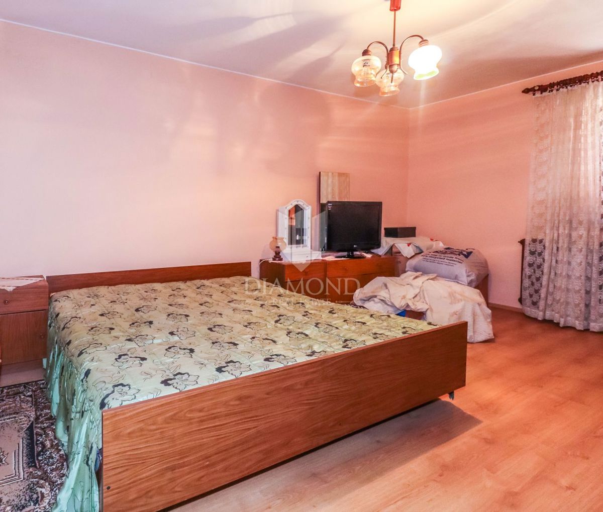 Due case spaziose vicino a Sanvincenti