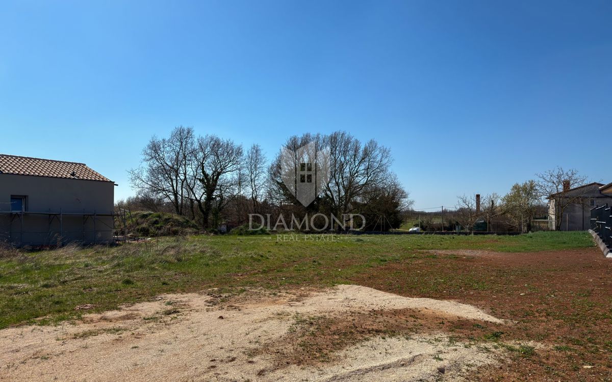 Labin, dintorni, terreno edificabile in posizione tranquilla