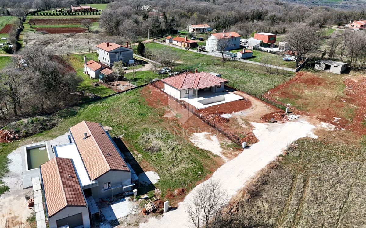 Labin, dintorni, terreno edificabile in posizione tranquilla