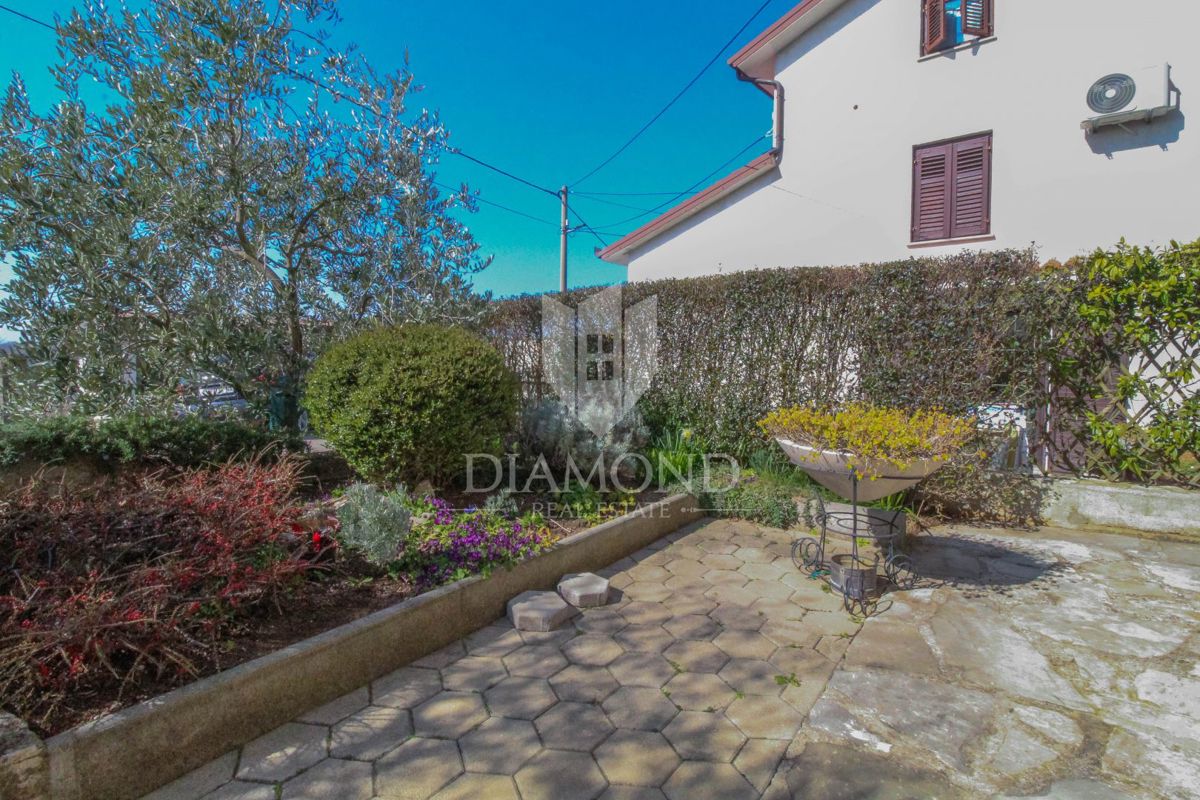 Buje, dintorni, casa indipendente con vista mare!