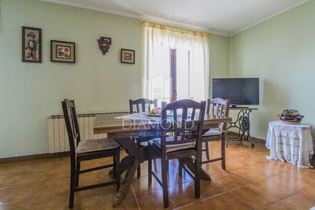 Buje, dintorni, casa indipendente con vista mare!