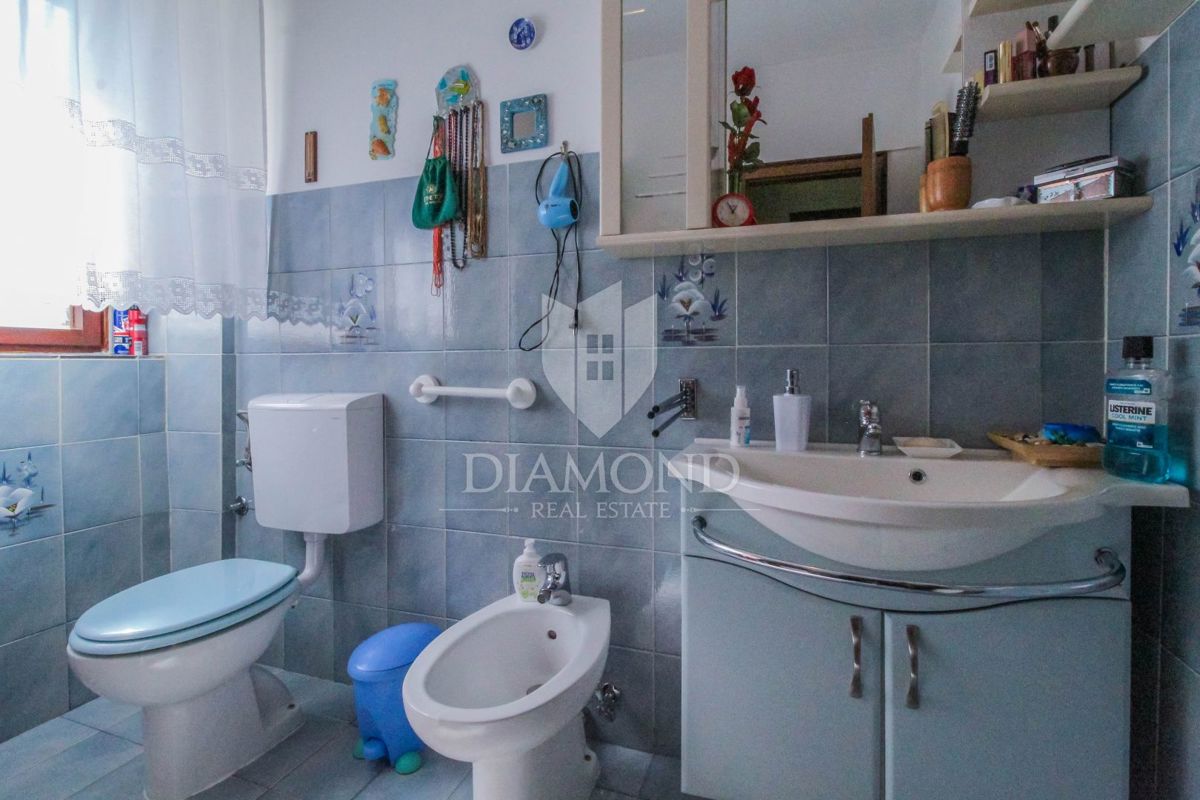 Buje, dintorni, casa indipendente con vista mare!