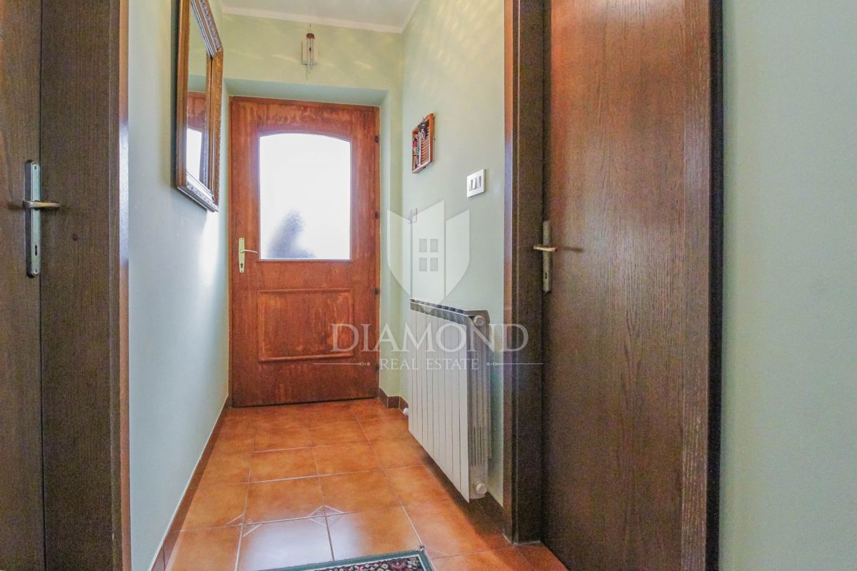 Buje, dintorni, casa indipendente con vista mare!