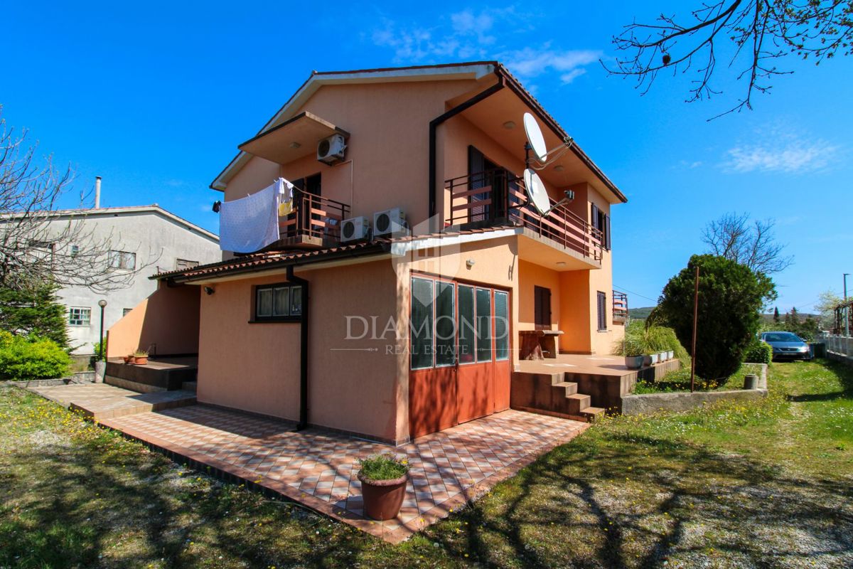 Labin, splendida casa familiare con tre unità abitative separate