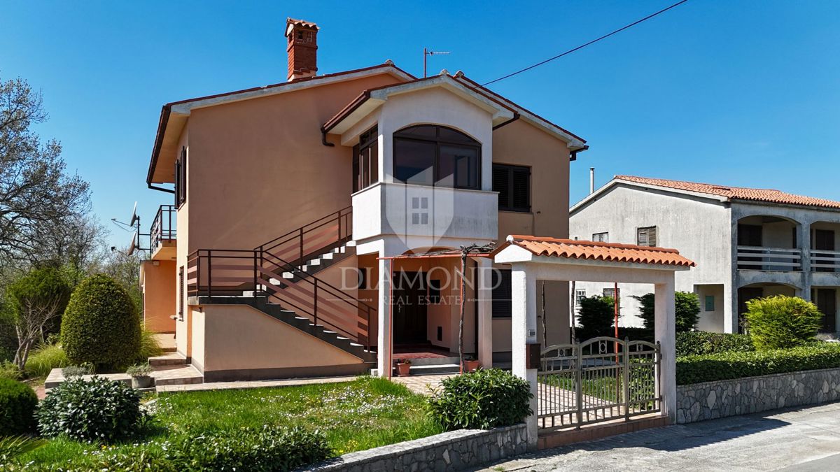 Labin, splendida casa familiare con tre unità abitative separate