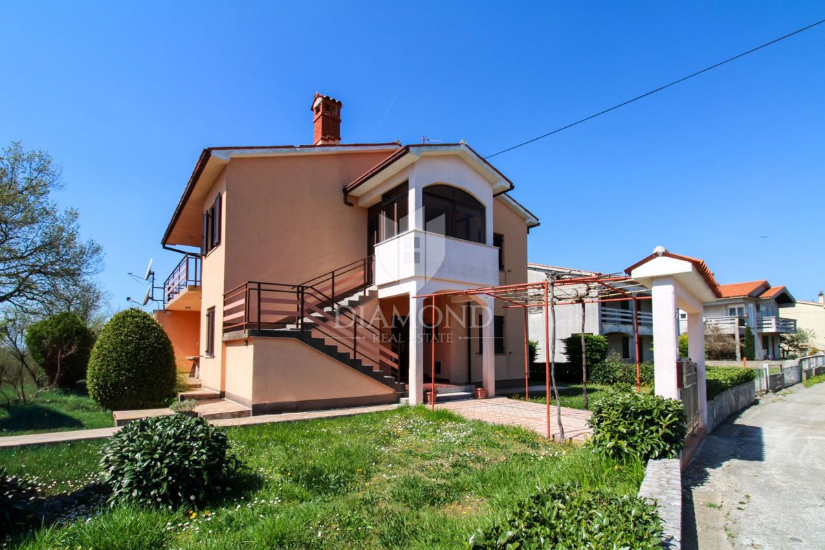 Labin, splendida casa familiare con tre unità abitative separate