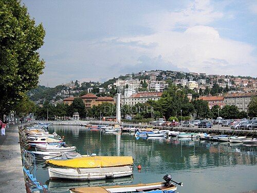 FIUME, CENTRO - MANSARDA PER INVESTIMENTO