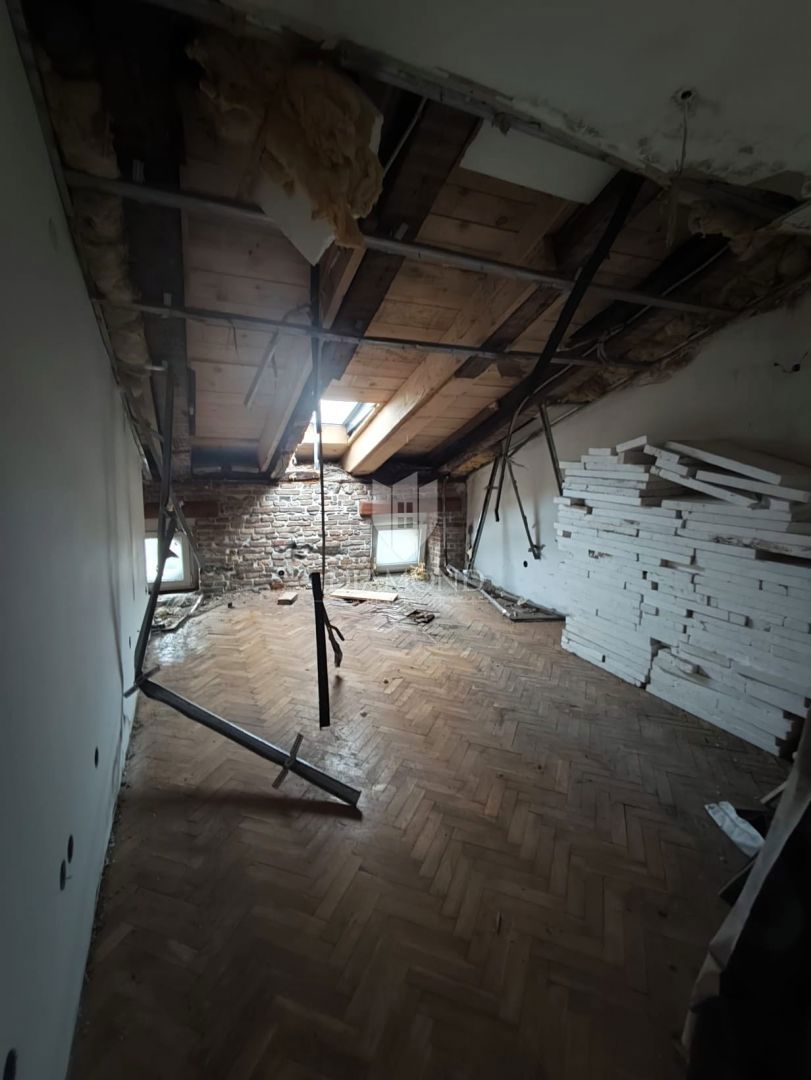 FIUME, CENTRO - MANSARDA PER INVESTIMENTO