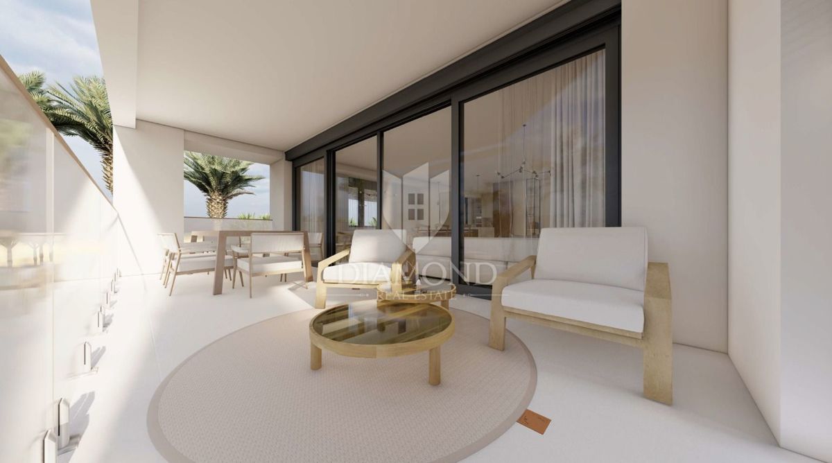 Umag, appartamento di lusso a 150 metri dal mare con giardino!