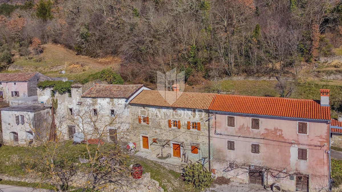 Casa in pietra d'Istria in una posizione tranquilla e con vista aperta