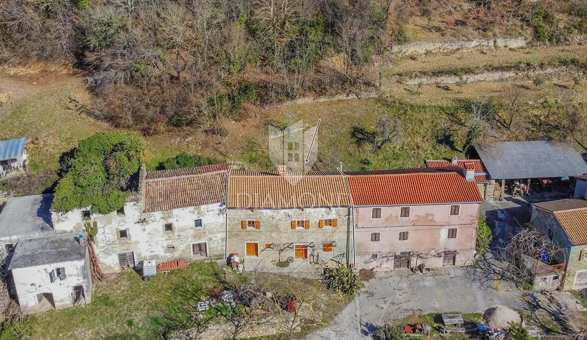 Casa in pietra d'Istria in una posizione tranquilla e con vista aperta