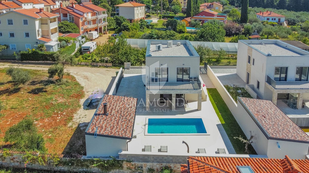 Dintorni di Umago, moderna casa vacanze con piscina e vista mare