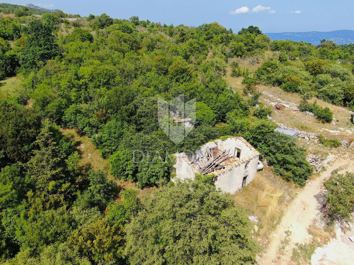Labin, Rabac, casa da ristrutturare con vista mare