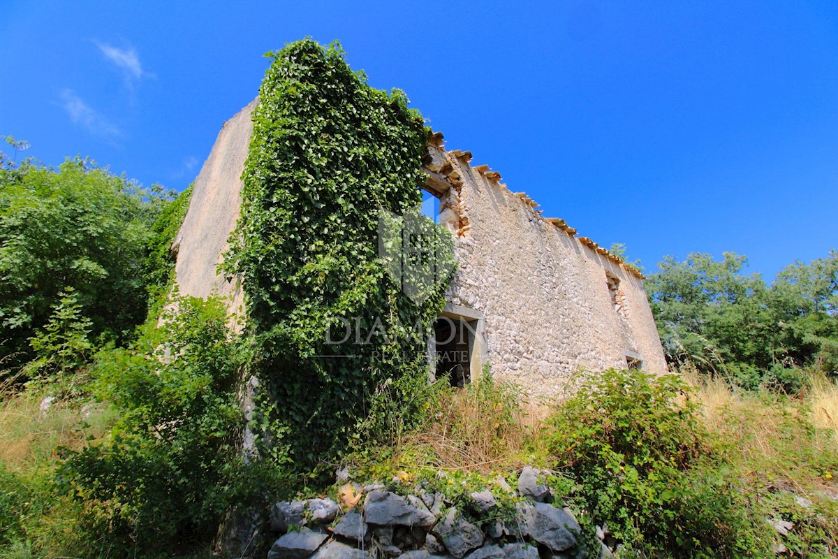 Labin, Rabac, casa da ristrutturare con vista mare