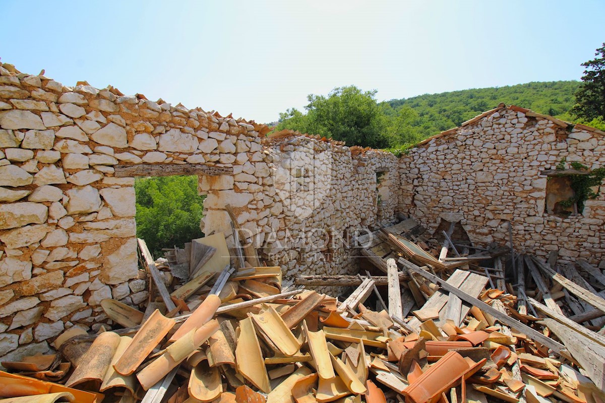 Labin, Rabac, casa da ristrutturare con vista mare