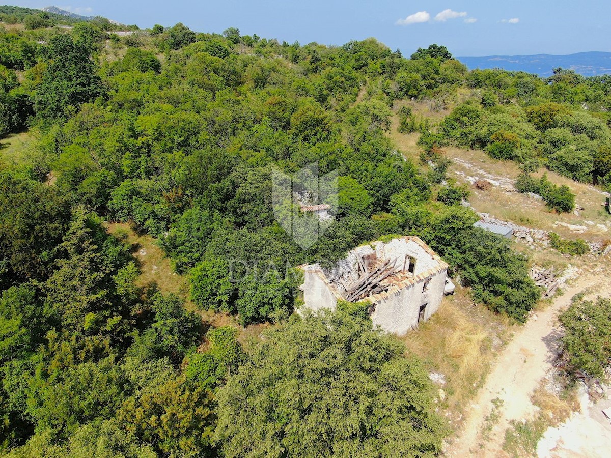 Labin, Rabac, casa da ristrutturare con vista mare