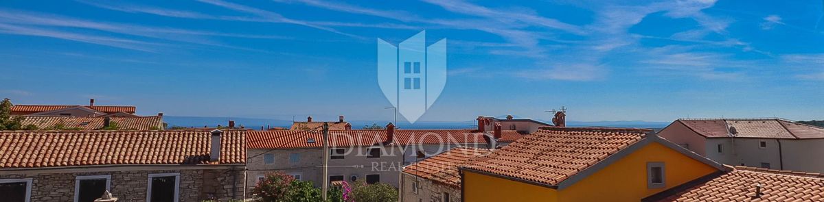 Liznjan, un'affascinante casa in pietra nel centro della città