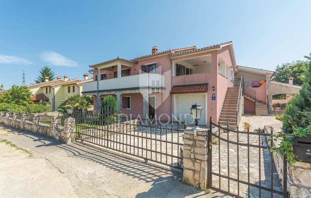 Labin, due case vacanza con piscina