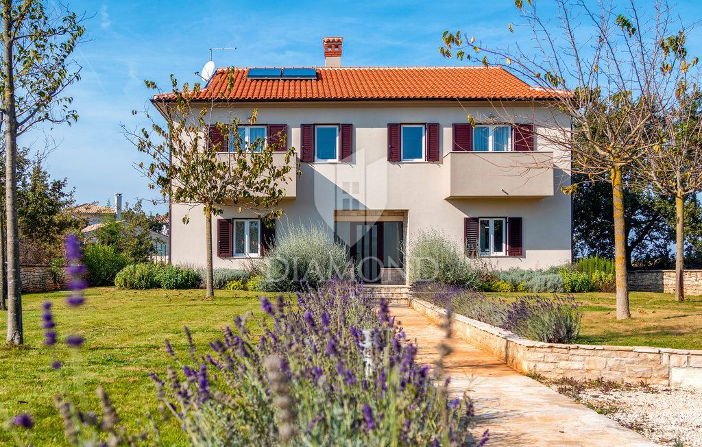 Bale, dintorni, bella Villa con piscina in posizione tranquilla