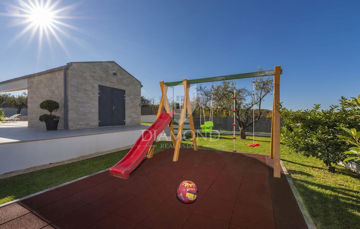 Motovun, dintorni, casa di lusso con piscina