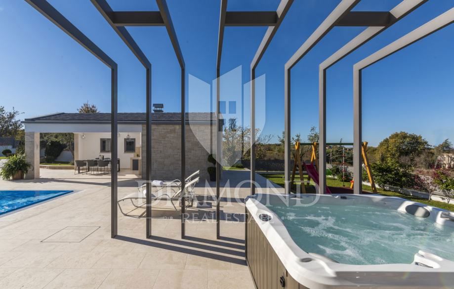 Motovun, dintorni, casa di lusso con piscina
