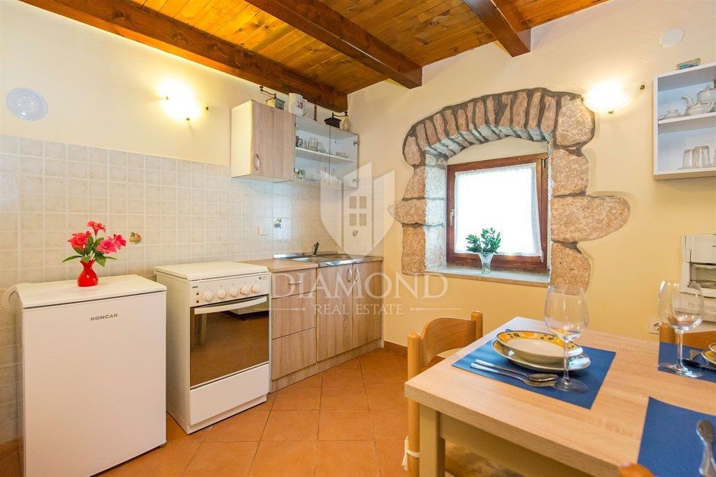 Labin, dintorni, casa autoctona in pietra d'Istria