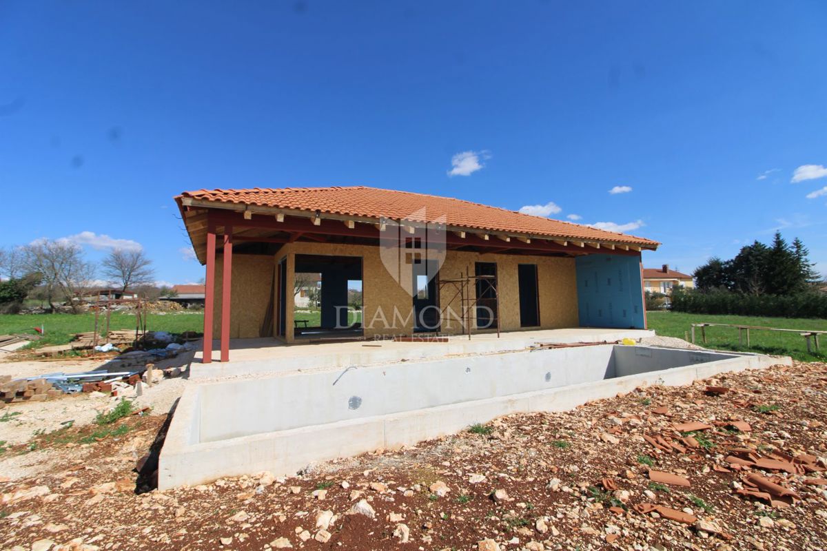 Žminj, dintorni, casa unifamiliare di nuova costruzione con piscina.