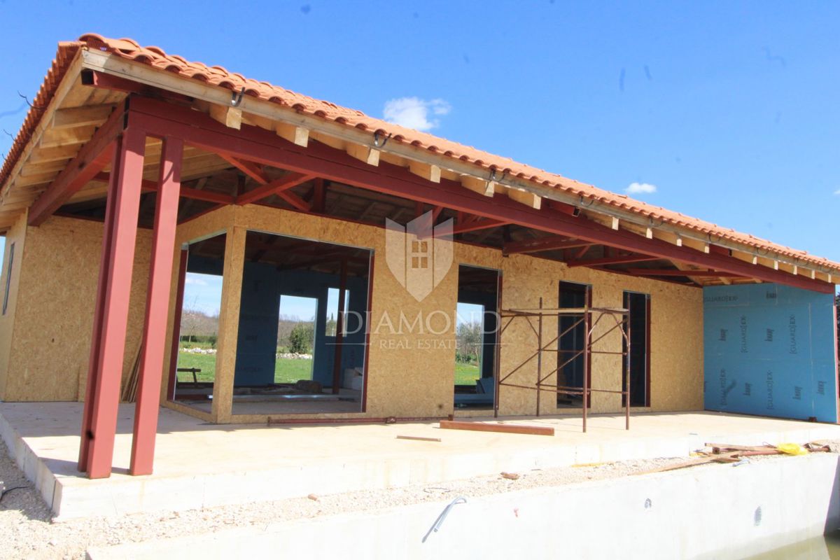 Žminj, dintorni, casa unifamiliare di nuova costruzione con piscina.
