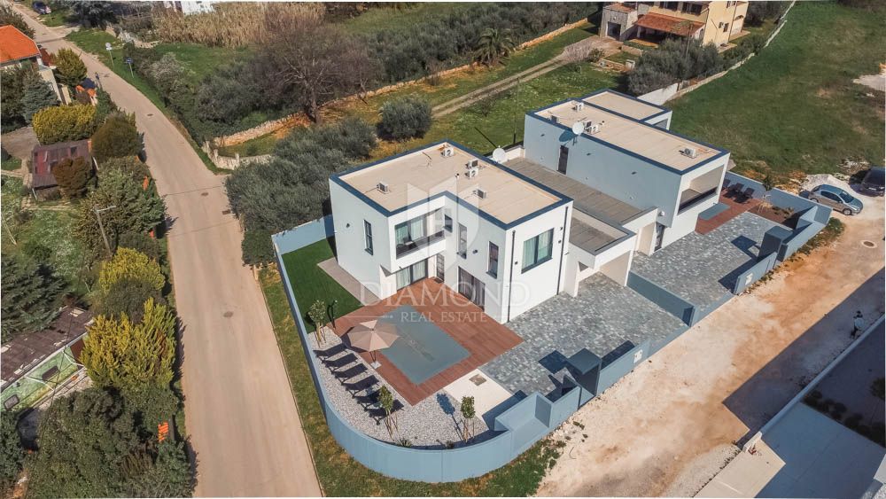 Medulin, dintorni, Villa moderna a 300 metri dal mare