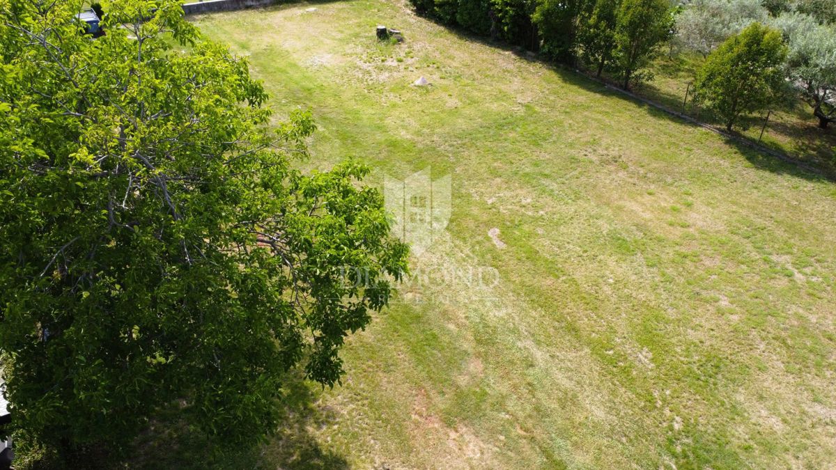 Parenzo, terreno edificabile in una posizione ambita!