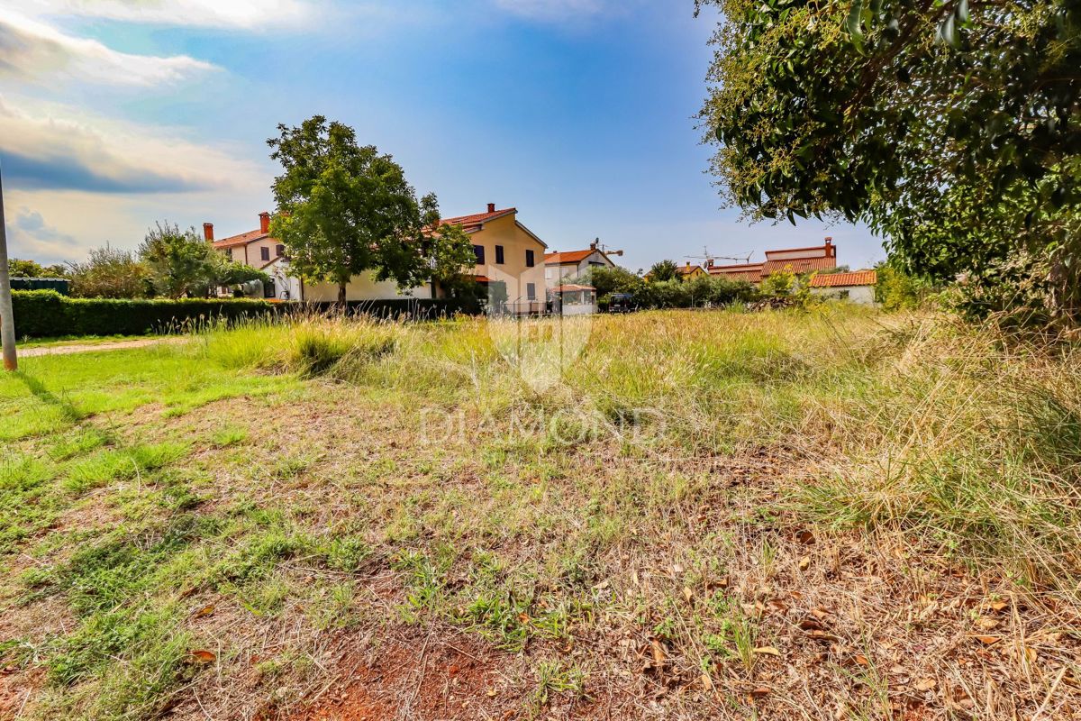 Parenzo, terreno edificabile in una posizione ambita!