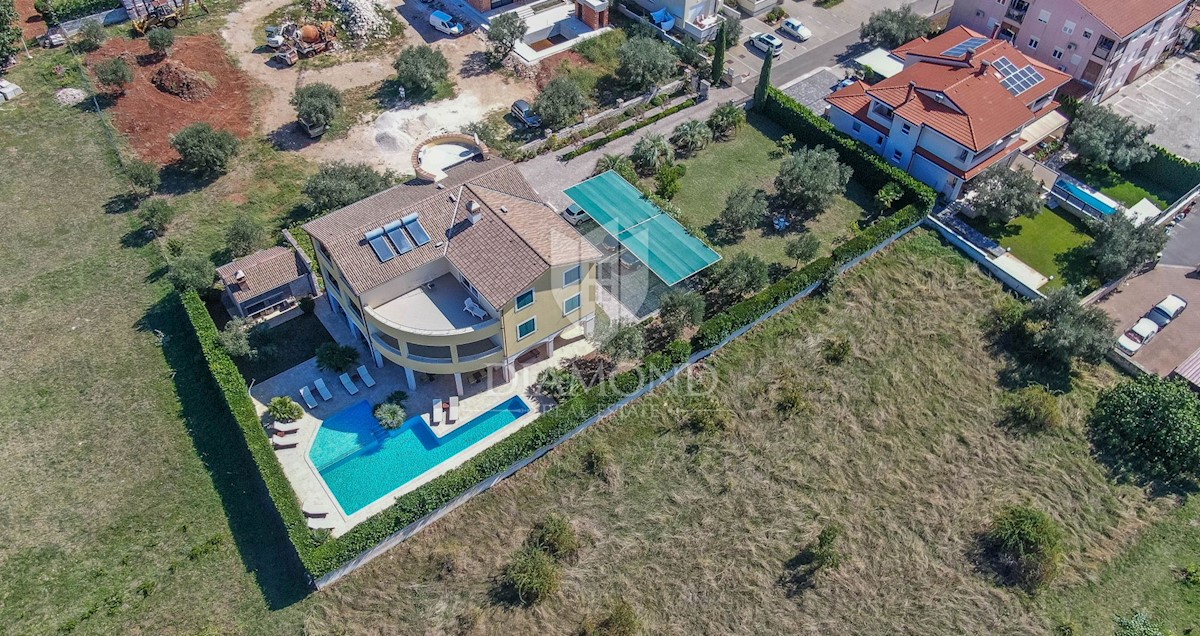 Hotel in una posizione perfetta con vista sul mare a Rovigno