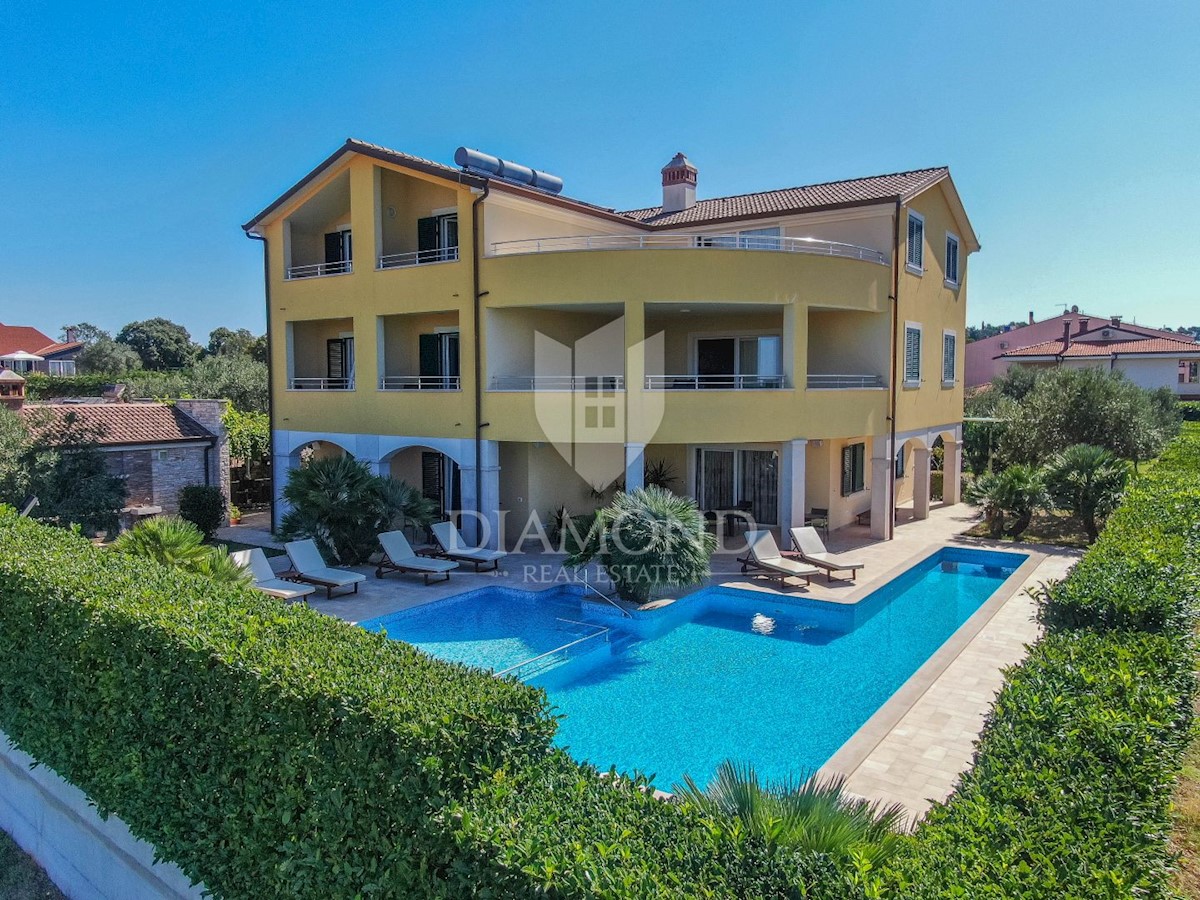 Hotel in una posizione perfetta con vista sul mare a Rovigno