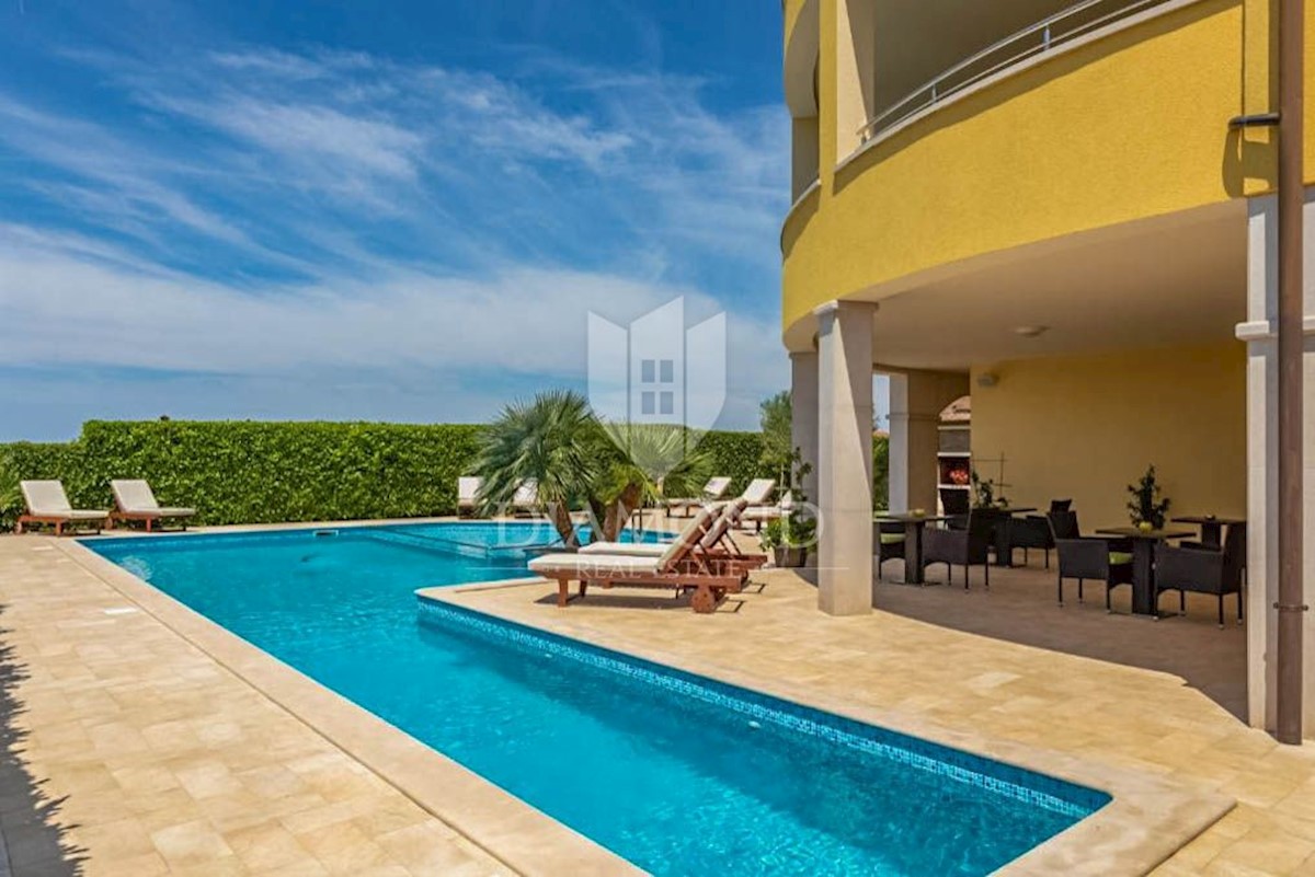 Hotel in una posizione perfetta con vista sul mare a Rovigno