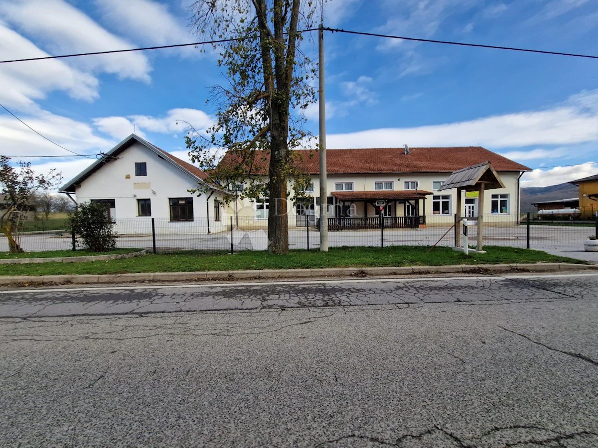 Casa Ličko Lešće, Otočac, 800m2