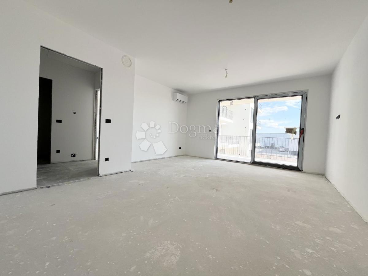 Appartamento monolocale, piano terra, con cortile, nuova costruzione, Umago