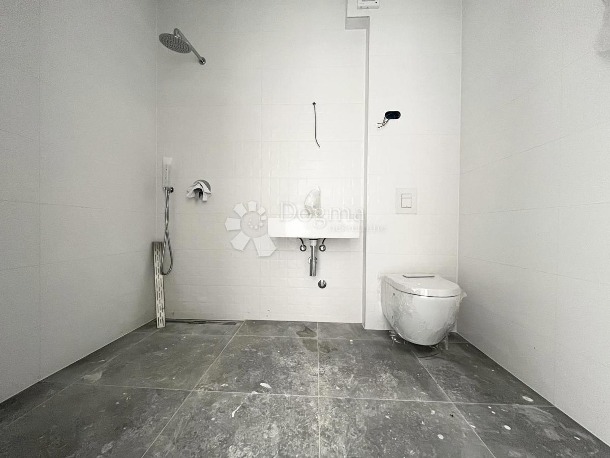 Appartamento monolocale, piano terra, con cortile, nuova costruzione, Umago