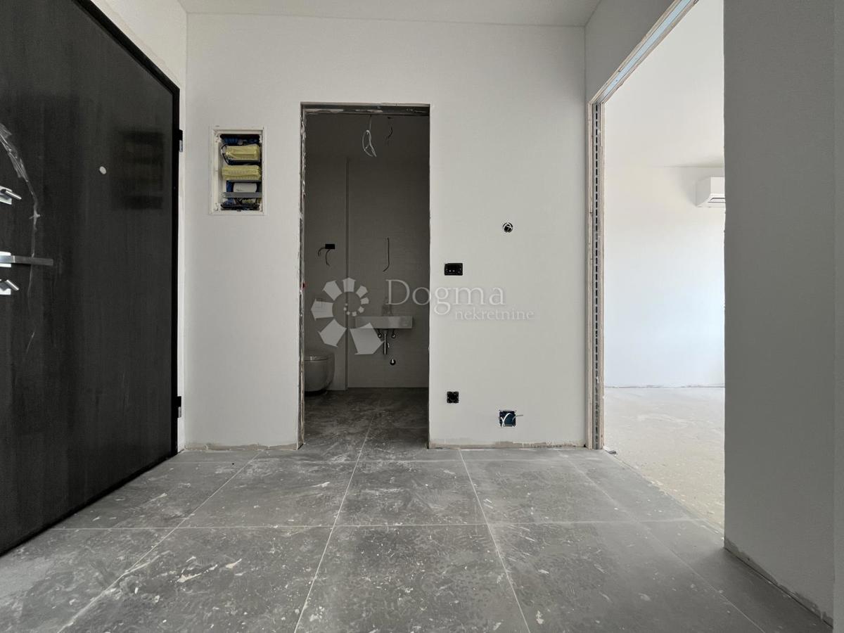 Appartamento monolocale, piano terra, con cortile, nuova costruzione, Umago