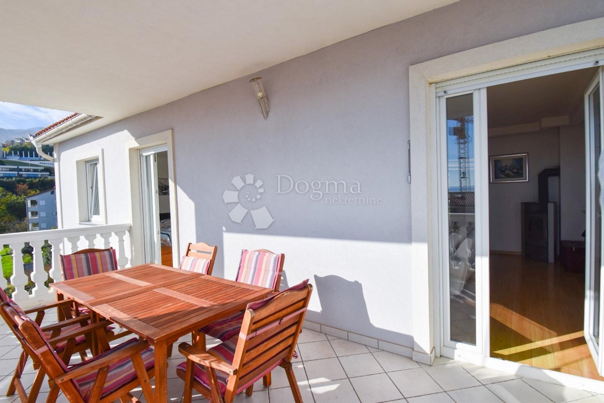 Ičići – Appartamento Moderno a 400 m dal Mare