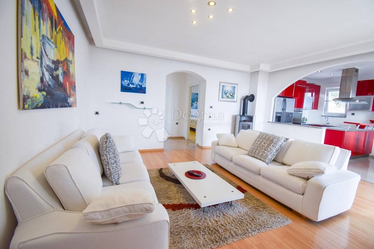 Ičići – Appartamento Moderno a 400 m dal Mare