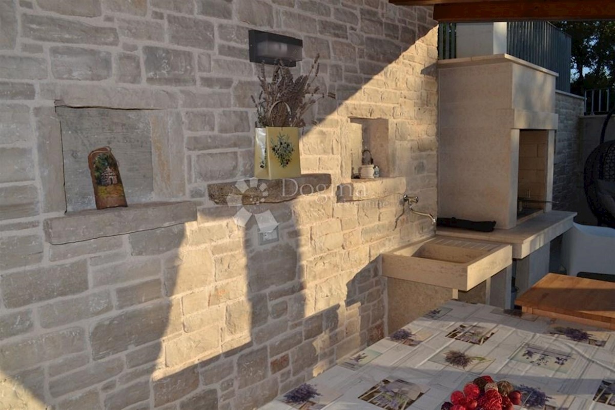 Casa Tinjan, jakovici červari 69g, 145m2