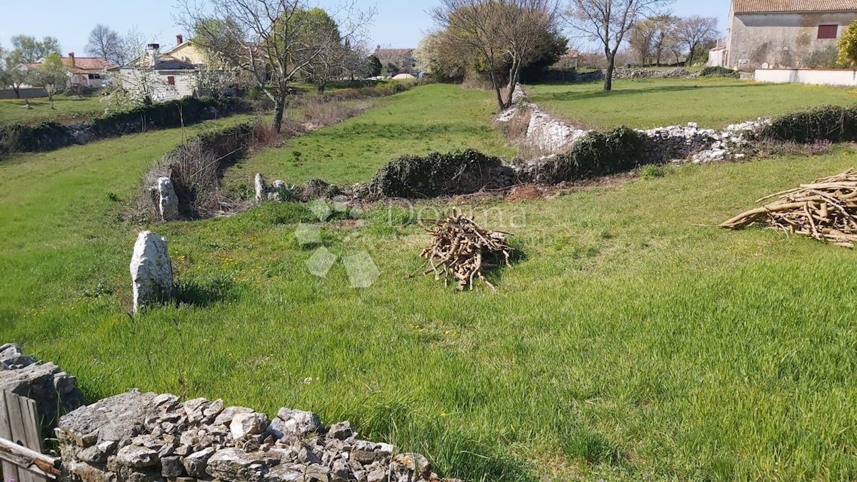 Terreno Barban, 1.860m2