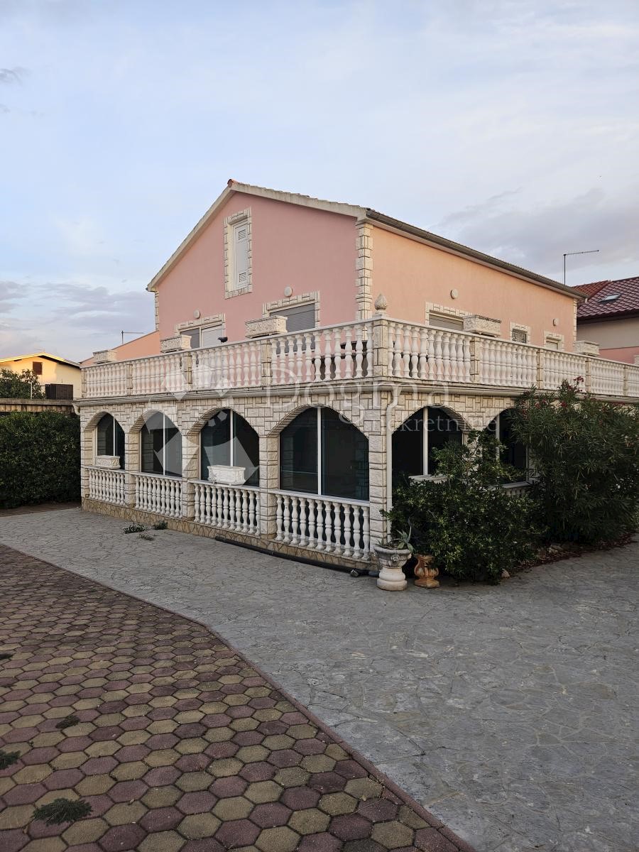 Casa Pirovac, 150m2