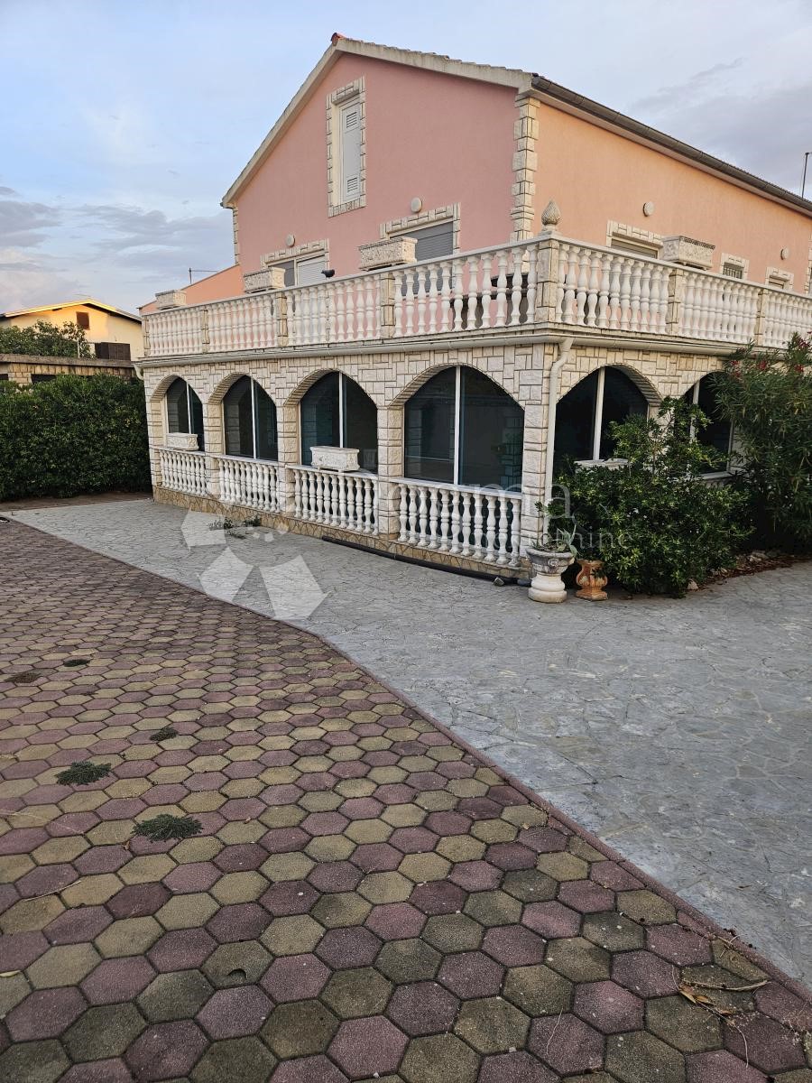 Casa Pirovac, 150m2