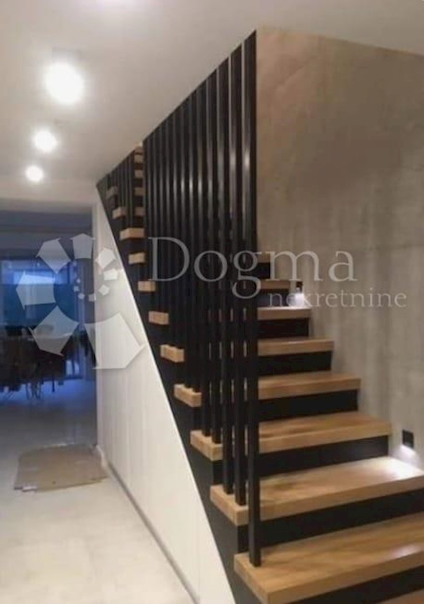 Casa Donji Oštri Vrh Ozaljski, Ozalj, 100m2